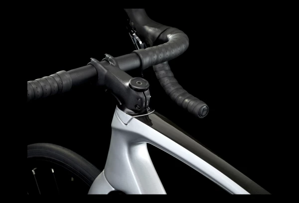 Vélo De Route Trek Emonda SL 5 Disc Shimano 105 11V Lithium Quicksilver/Brushed Chrome 2022 – Image 7