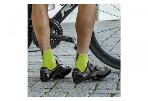 Chaussettes GripGrab Lightweight SL Short Jaune Fluo – Image 4